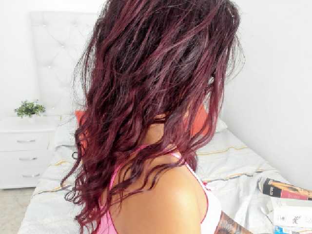 Capturas de tela de transmissão SalomeBaker