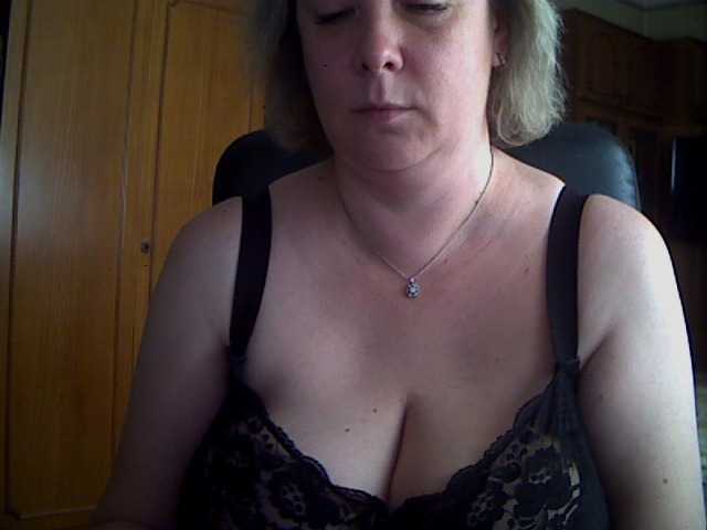 Capturas de tela de transmissão SamiraRose