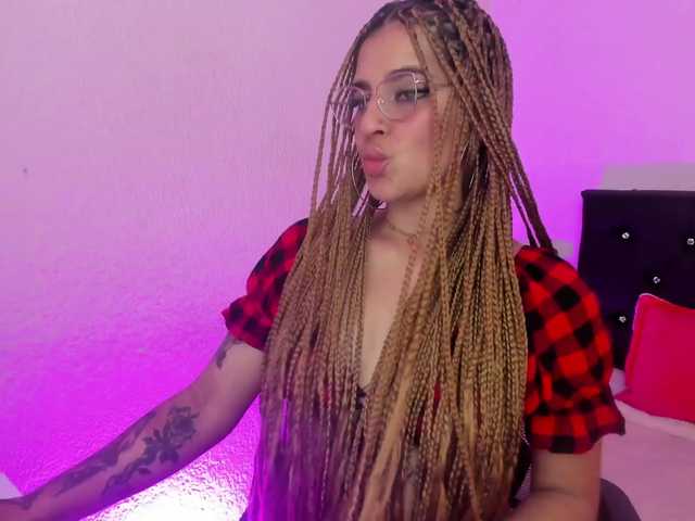 Capturas de tela de transmissão SarahDark