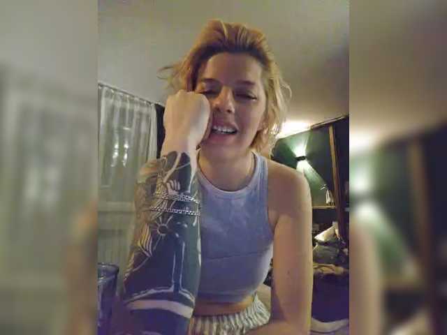 Capturas de tela de transmissão Scarla-Karla