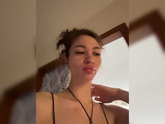 Capturas de tela de transmissão SexsiHanni