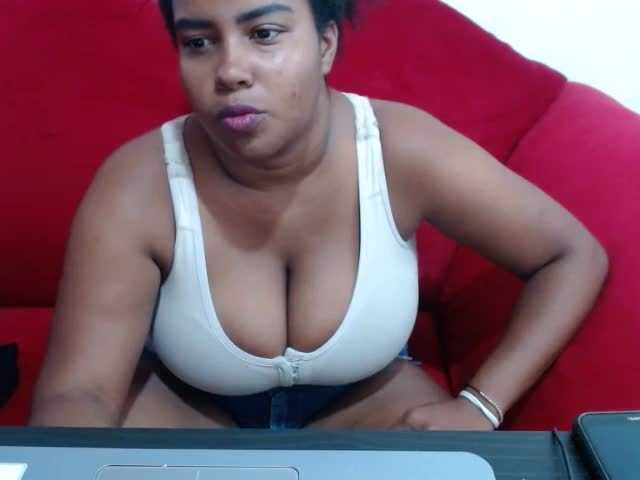 Capturas de tela de transmissão Sexy-Brunette
