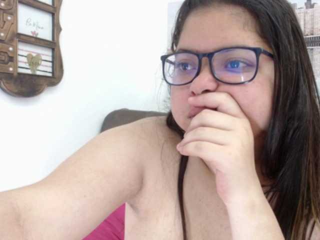 Capturas de tela de transmissão sexy-curvy