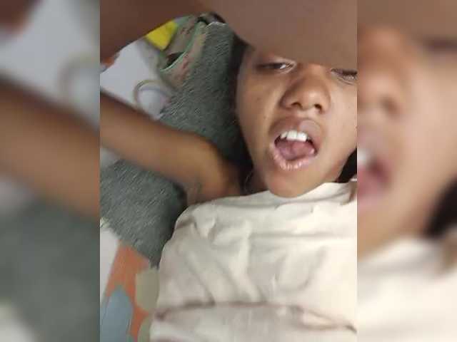 Capturas de tela de transmissão SexyDoll3