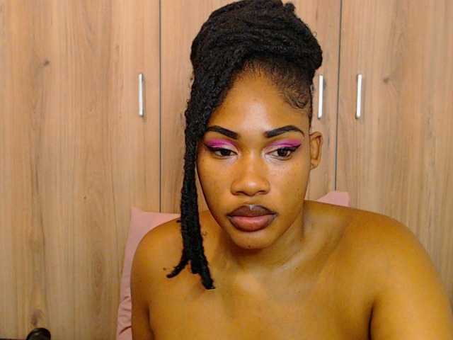 Capturas de tela de transmissão SexyJuicyLips