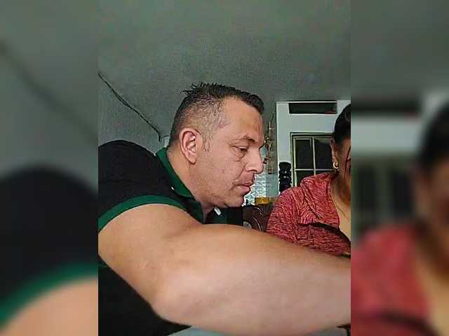Capturas de tela de transmissão shairamature