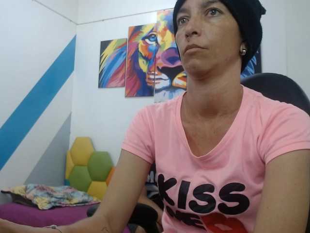 Capturas de tela de transmissão sharonandlian