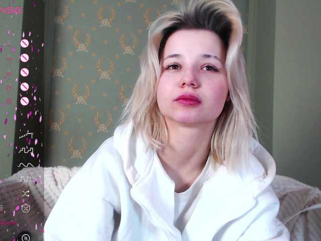 Capturas de tela de transmissão nicoleblonde