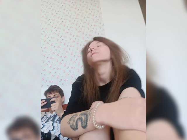 Capturas de tela de transmissão ShowMeMemasiki