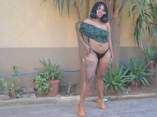 Chat de vídeo erótico SmokeyIthutu