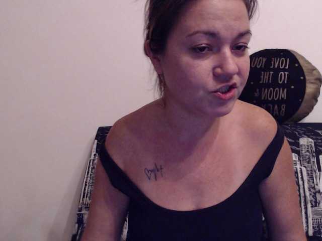 Capturas de tela de transmissão Softhottmilf
