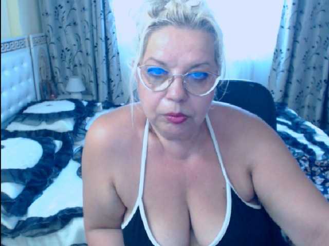 Capturas de tela de transmissão SonyaHotMilf