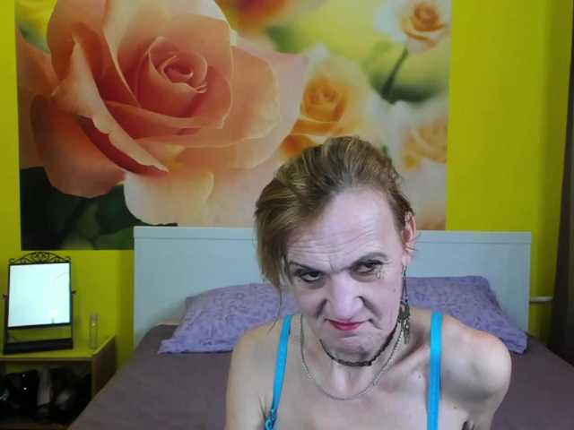 Capturas de tela de transmissão SqurtyLally69