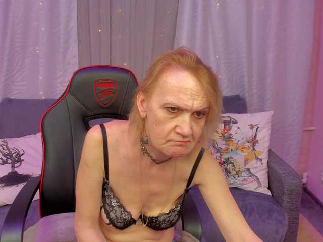 Capturas de tela de transmissão SqurtyLally69