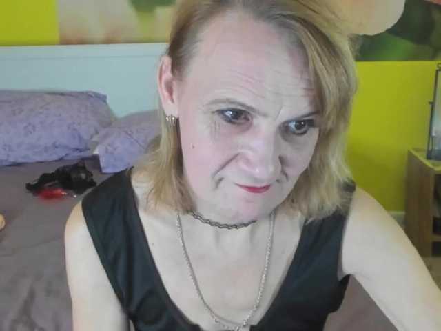 Capturas de tela de transmissão SqurtyLally69