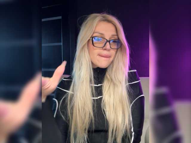 Capturas de tela de transmissão CyberWhore111