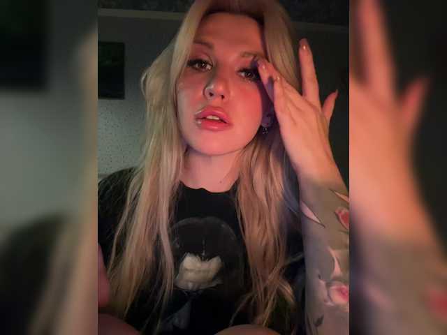 Capturas de tela de transmissão CyberWhore111