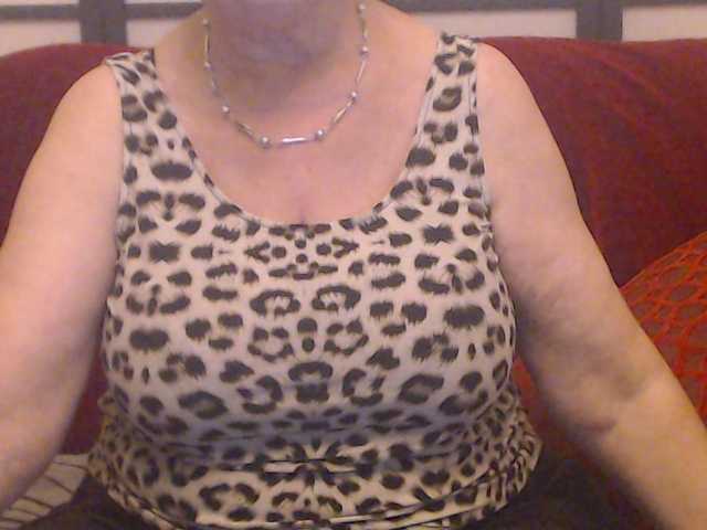 Capturas de tela de transmissão SugarBoobs
