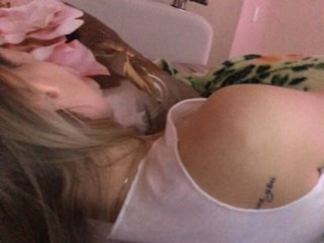 Capturas de tela de transmissão Supersex-XXX