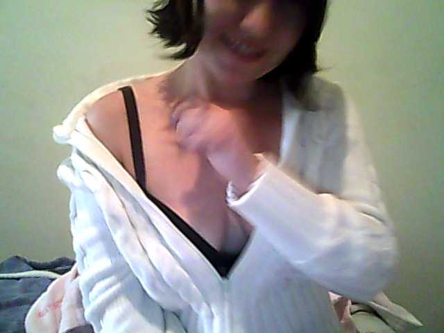 Fotos SweetSafira Play with me :) Tips for tricks! 50 TOKENS - get naked - try me!