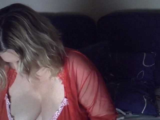 Capturas de tela de transmissão BloND_InKa