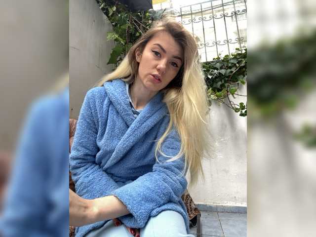 Capturas de tela de transmissão KristiIvanna
