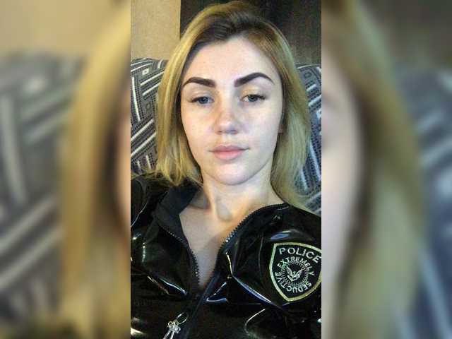 Capturas de tela de transmissão KristiIvanna