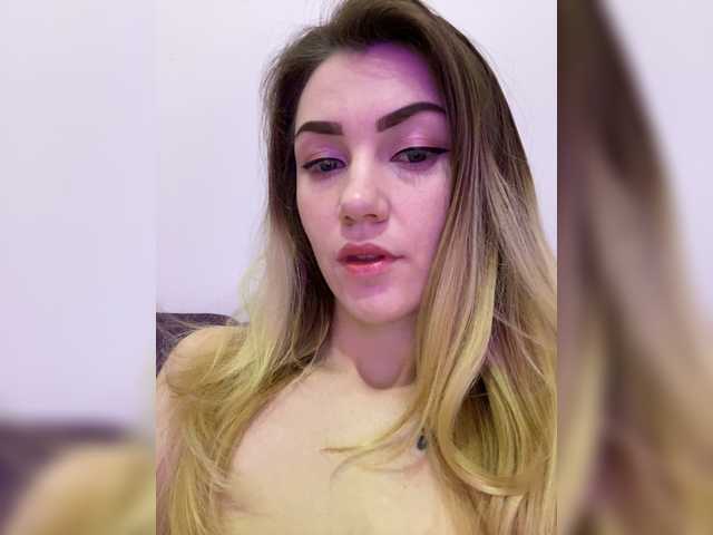 Capturas de tela de transmissão KristiIvanna