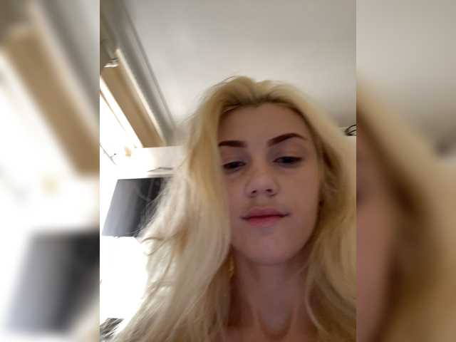 Capturas de tela de transmissão KristiIvanna