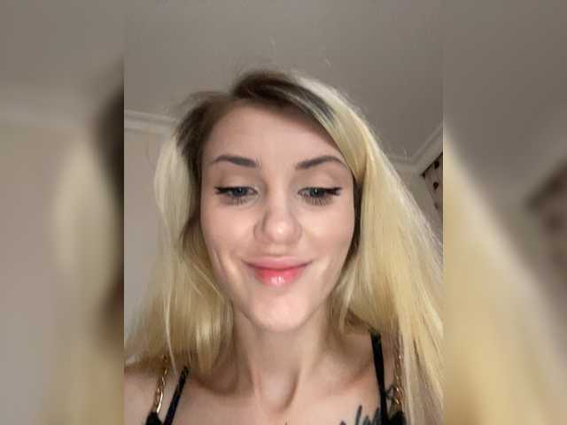 Capturas de tela de transmissão KristiIvanna