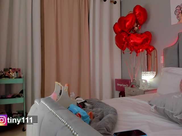 Fotos Tiny_111 (ONLY TOKS IN CHAT PUBLIC) new week to have many orgasms with you that excites me, send many 101 tks until you make me explode