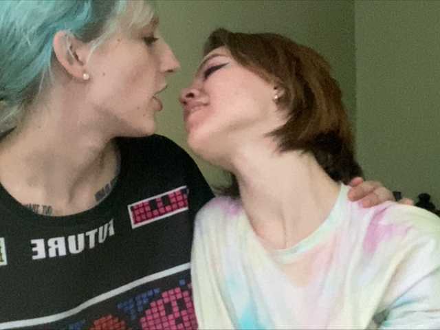 Capturas de tela de transmissão TreshGirls