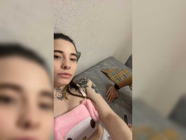 Capturas de tela de transmissão TreshGirls
