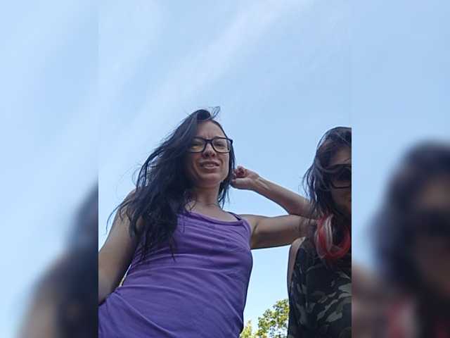 Capturas de tela de transmissão TreshGirls