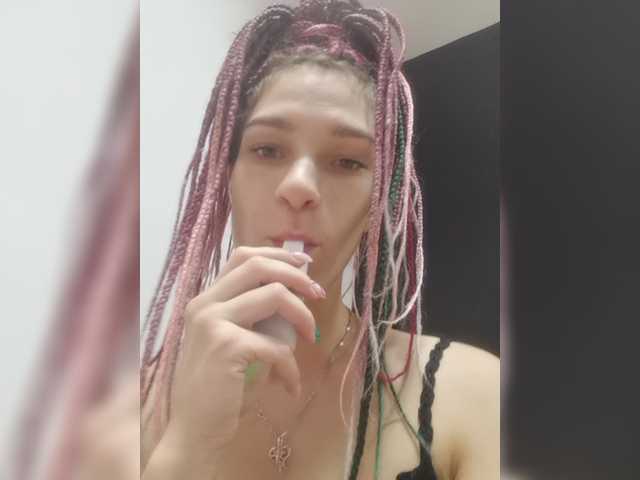 Capturas de tela de transmissão TreshGirls