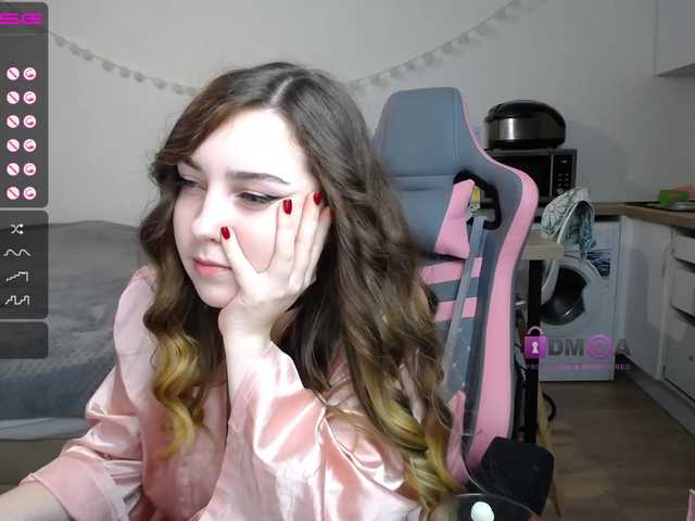 Capturas de tela de transmissão TWINKLE--