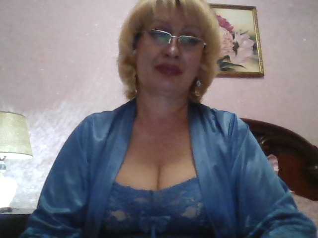 Fotos _mamasita_ Greetings, my dears: * Welcome im my room. I will be glad to your attention and gifts :) I'm collecting tokens for a better camera. Need @remain :*