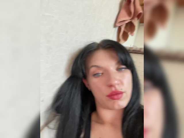 Capturas de tela de transmissão Uyla13