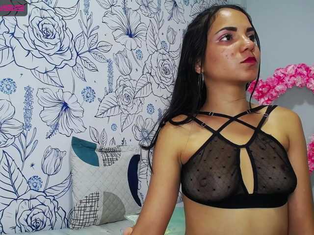 Fotos vicky-horny hello guys i am vicky Today I have a banana to play with my vagina when you reach the finish line #latina #bigpussylips #young #anal #pussy
