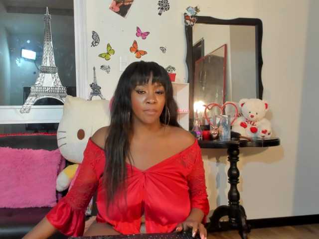 Fotos VIOLETAJONES I love talking to intelligent people with good tastes I also consider myself cute and naughty I would like to meet people