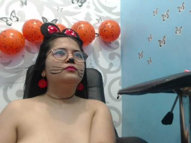 Fotos Violetaloving hello lovers im violeta fun girl with big ass make me wet and show naked --LUSH ON --MAKE ME MOAN buy controle me toy and make me cum *i love roleplay and play oil * i do anal squrit and play pussy *I HAVE BIG CURVES AND CUTEFEET