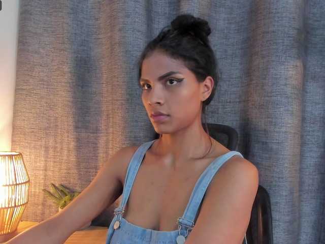 Capturas de tela de transmissão VivianSanchez