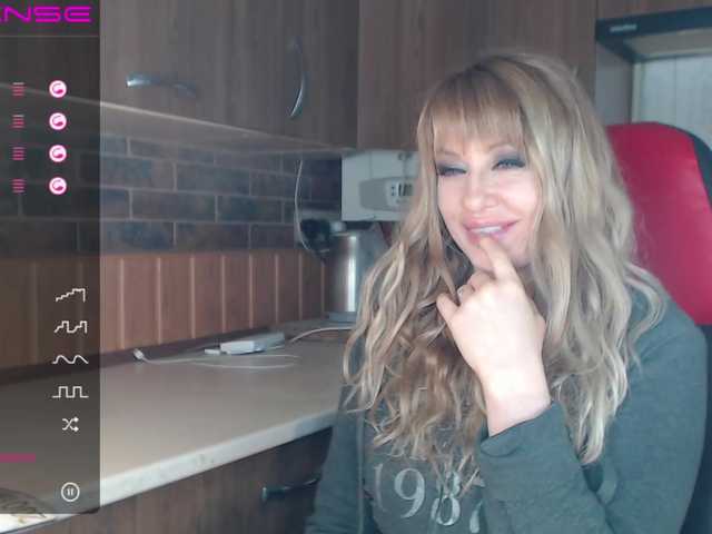 Capturas de tela de transmissão RrredQueen