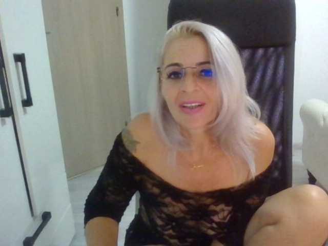 Capturas de tela de transmissão yzabel